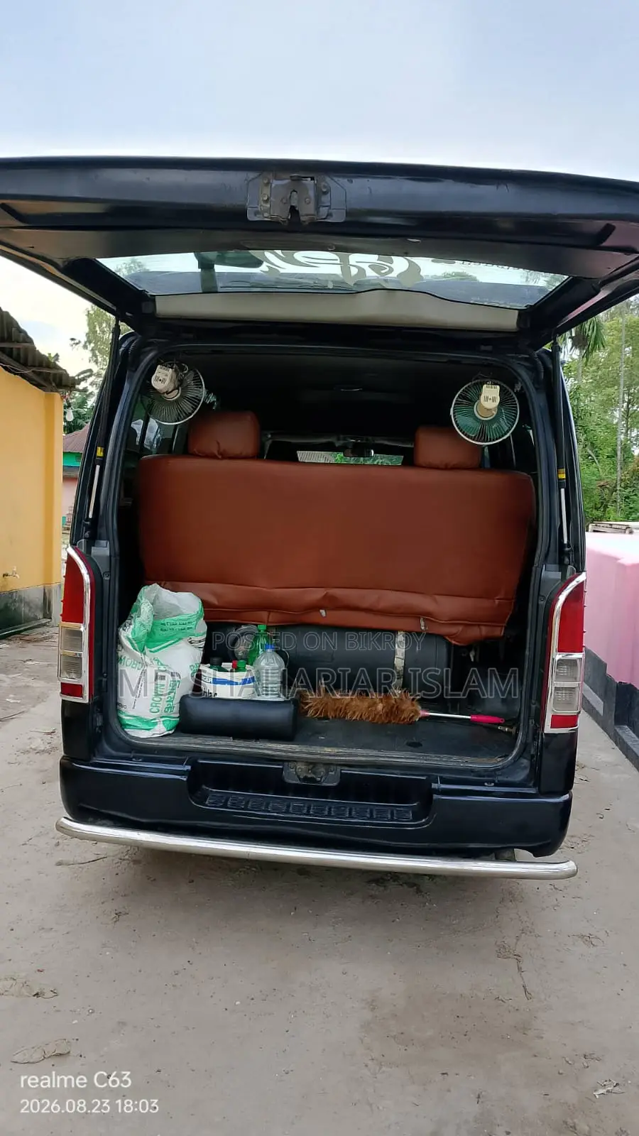 Toyota HiAce 2006 Black