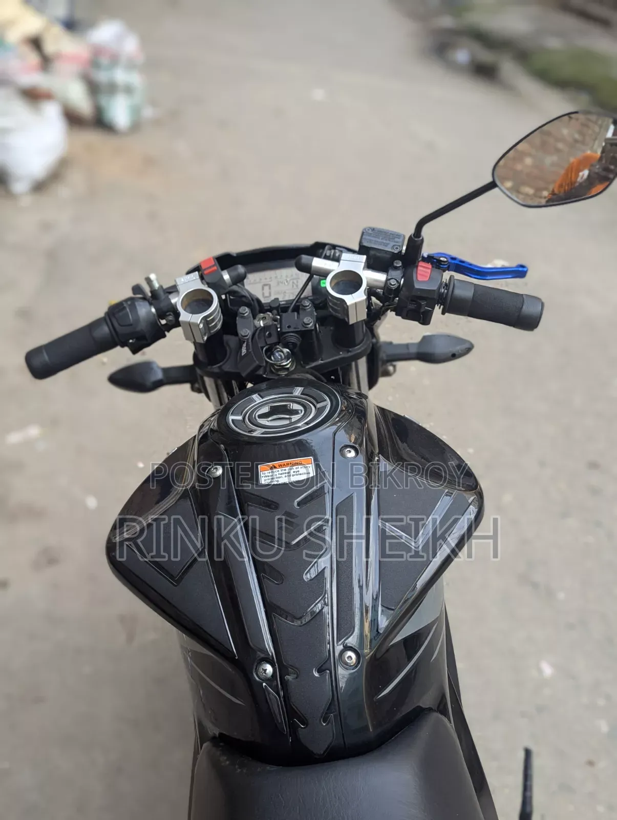 সুজুকি গিক্সার ২০২৩ কালো