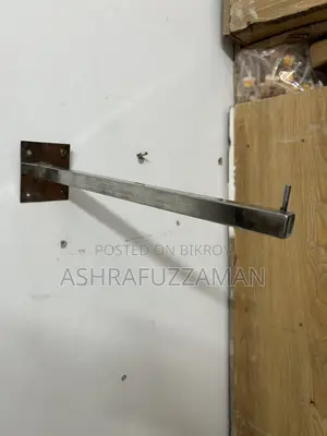 Wall hanger for clothes in shops and homes