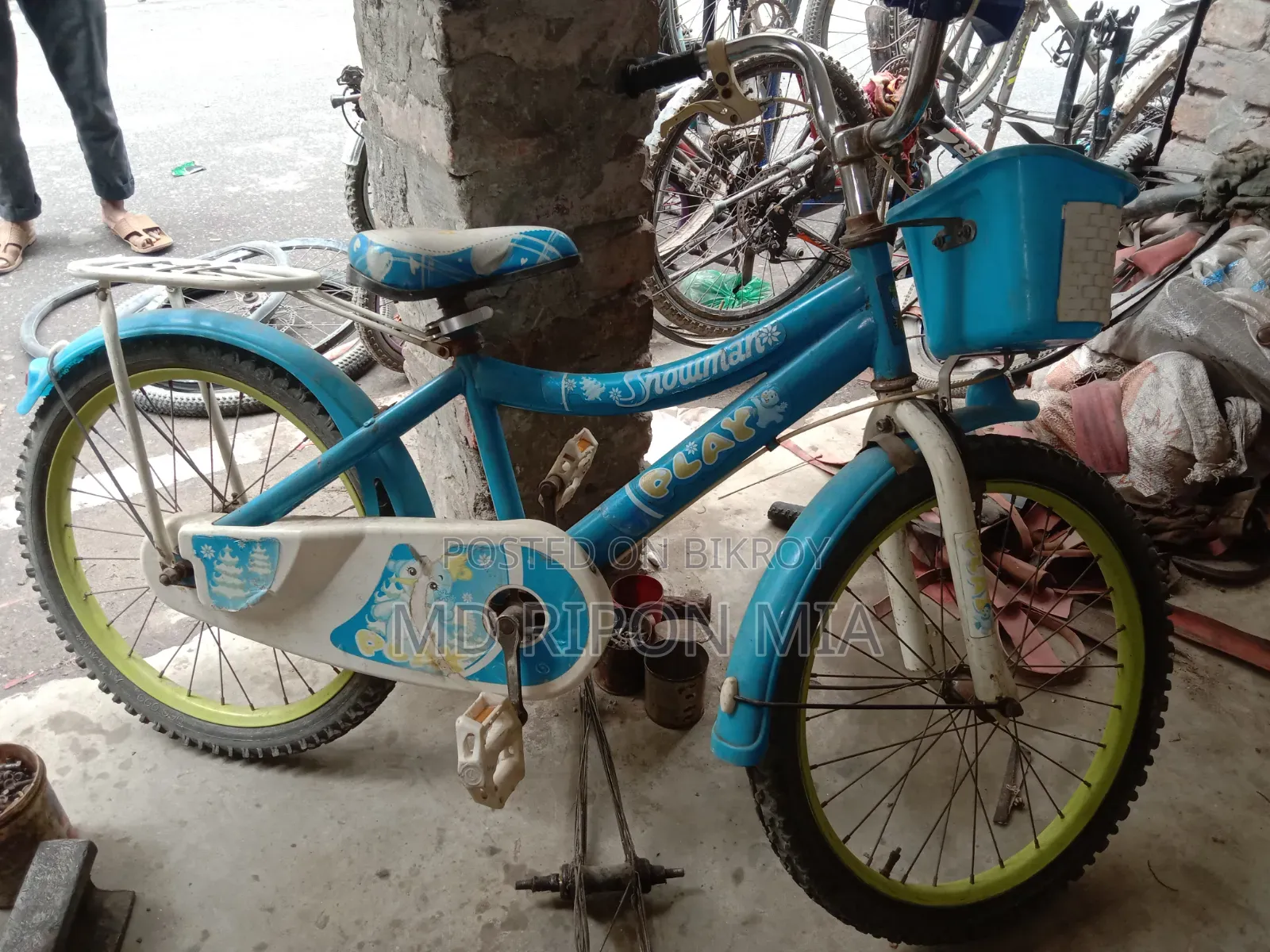 Bicycle has no problems and is completely fresh