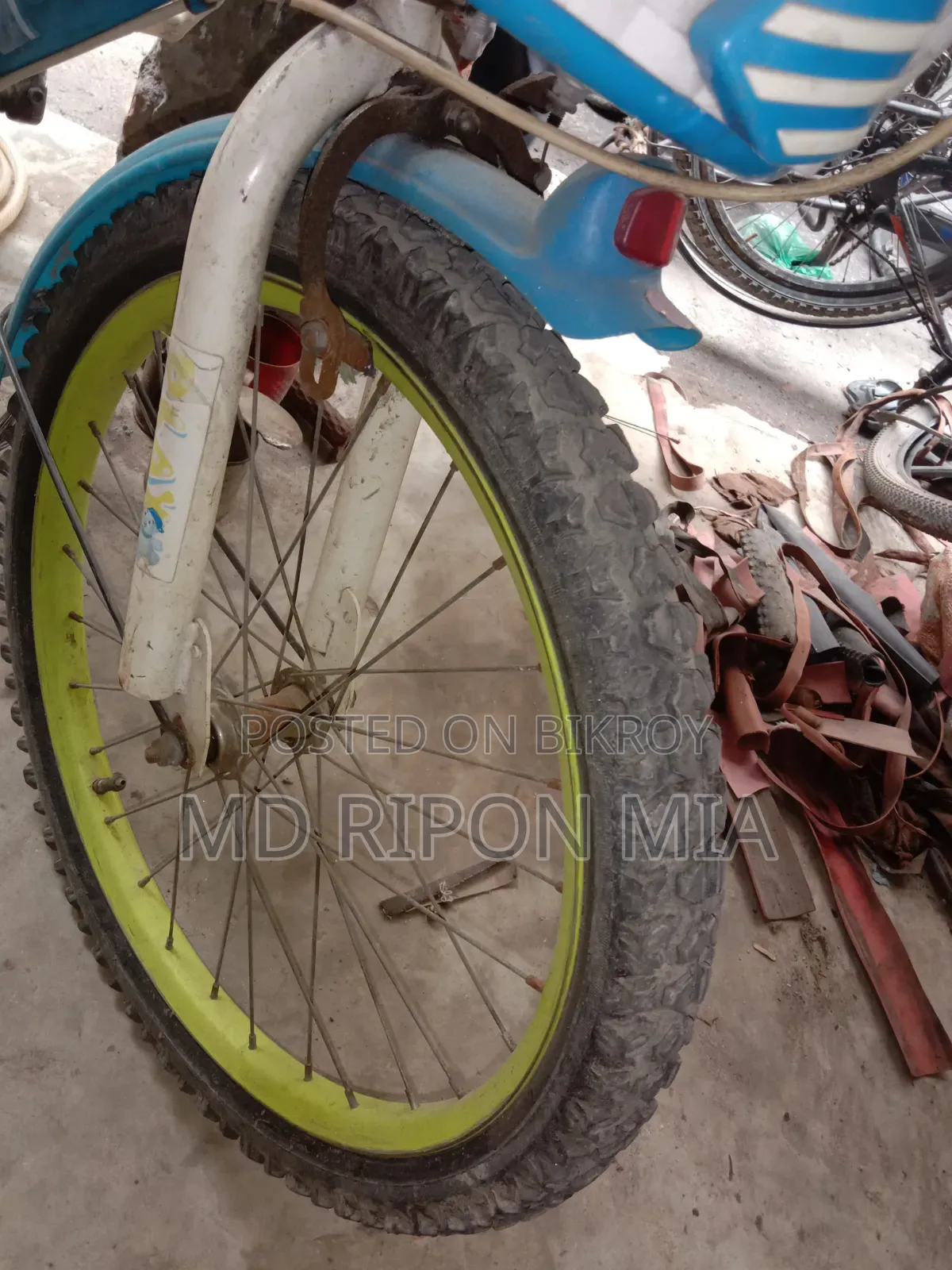 Bicycle has no problems and is completely fresh