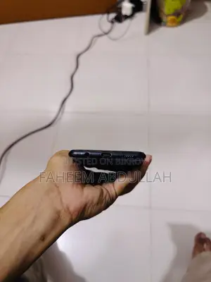 স্যামসাং গ্যালাক্সি এ৩০ ৬৪ জিবি কালো