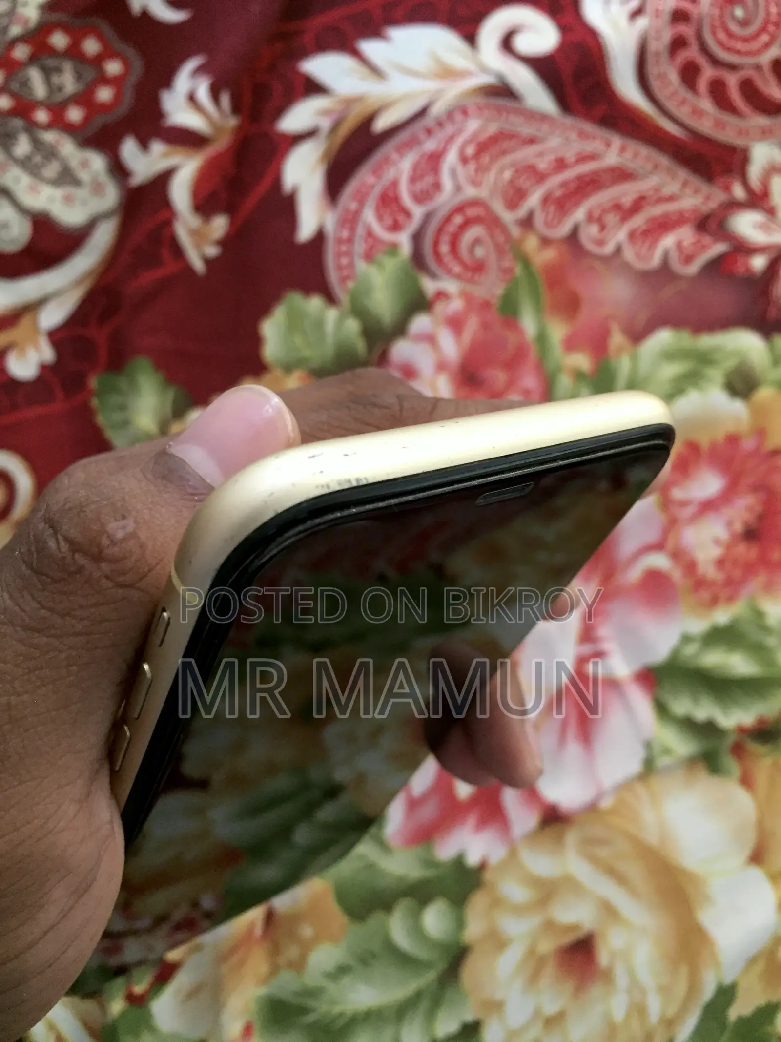 অ্যাপল আইফোন এক্সআর ১২৮ জিবি ইয়েলো