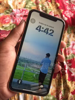 অ্যাপল আইফোন এক্সআর ১২৮ জিবি ইয়েলো