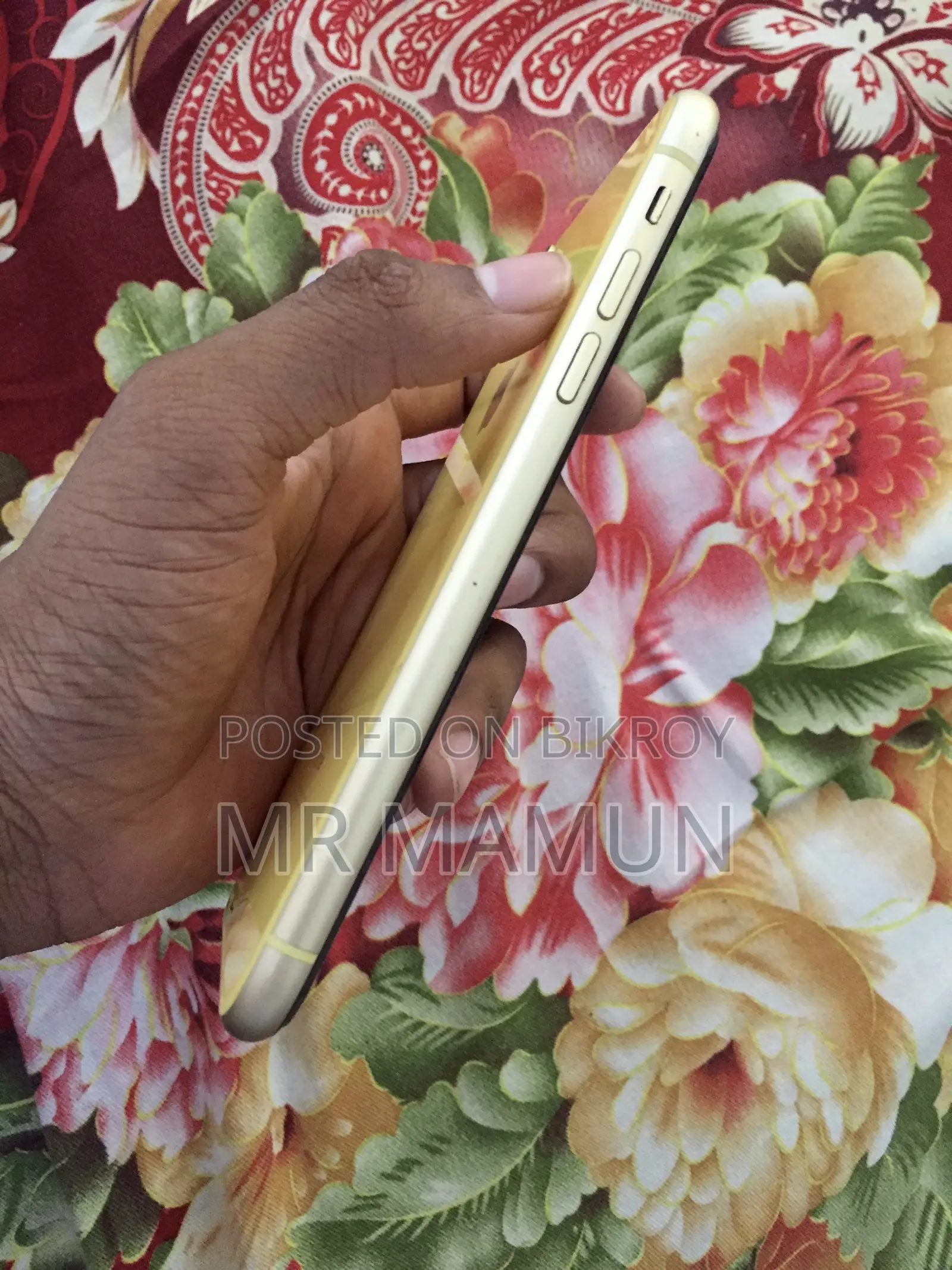 অ্যাপল আইফোন এক্সআর ১২৮ জিবি ইয়েলো