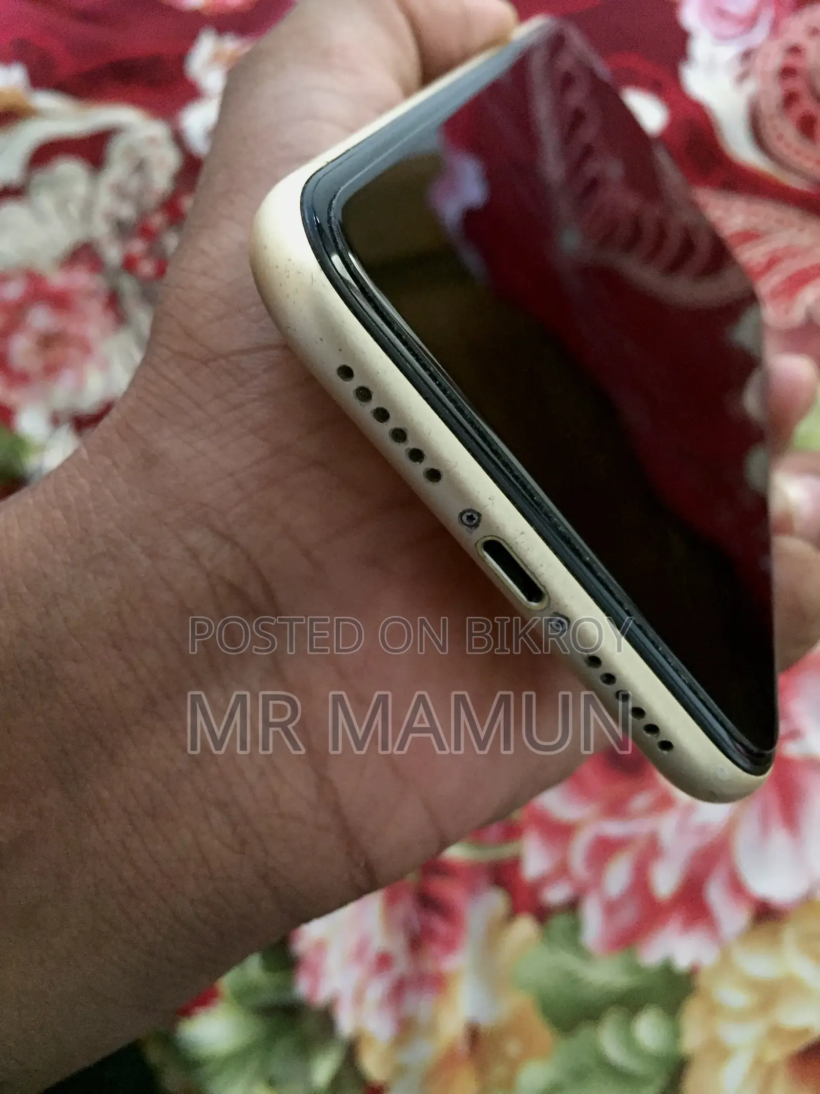 অ্যাপল আইফোন এক্সআর ১২৮ জিবি ইয়েলো