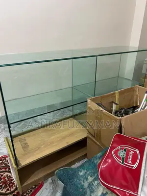 ১২ মিমি মজবুদ গ্লাস এর কাউন্টার ডিসপ্লে রেক