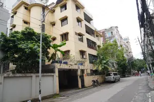 উত্তরায় ভাড়ার জন্য ফার্নিশড ৩ বেডরুমের বাসা