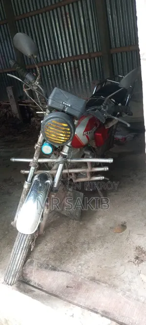 হিরো অ্যাচিভার ২০১০ লাল