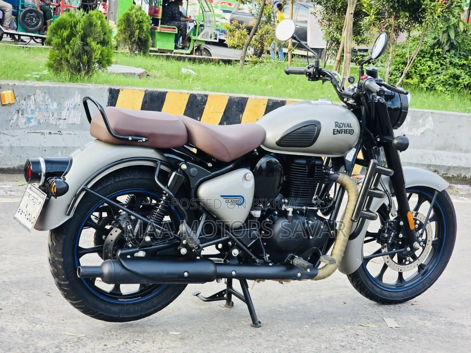 রয়েল এনফিল্ড ক্লাসিক ৩৫০ ২০২৪ গ্রে