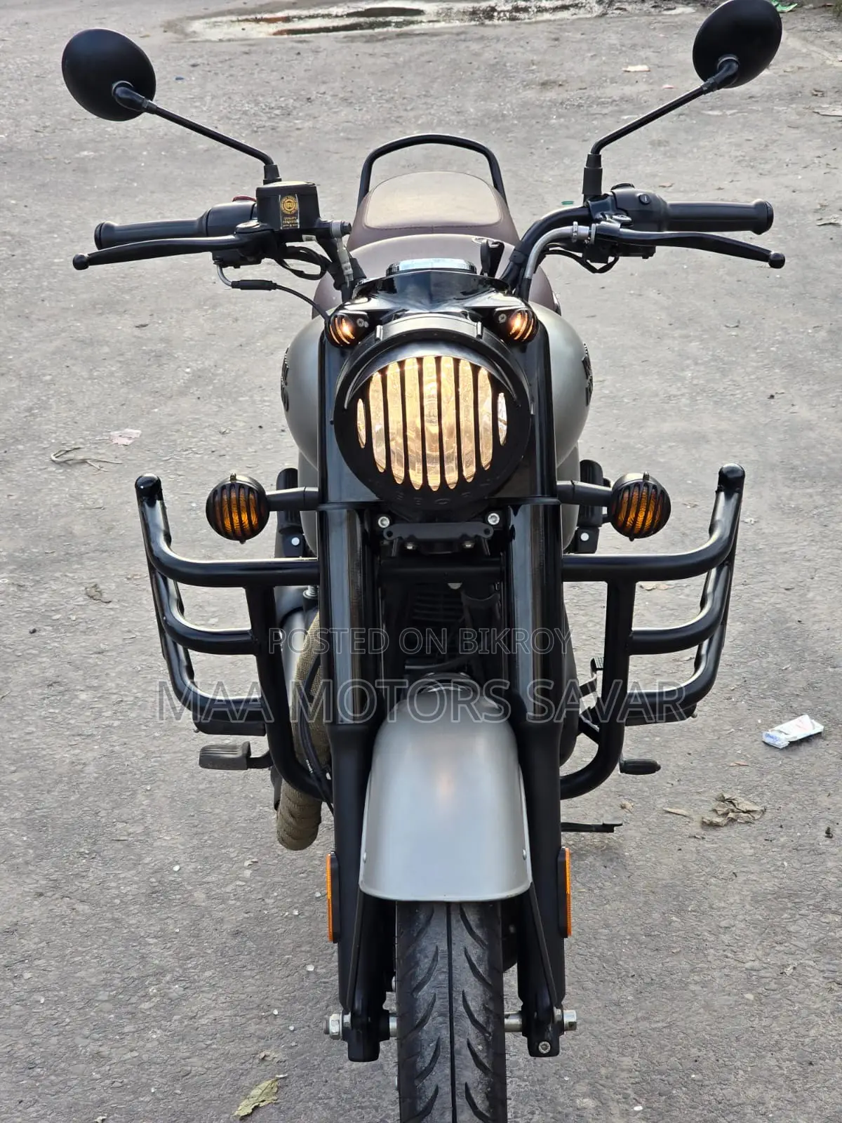 রয়েল এনফিল্ড ক্লাসিক ৩৫০ ২০২৪ গ্রে