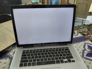 Laptop Apple MacBook Pro 2015 16GB Intel Core i7 SSD 500GB