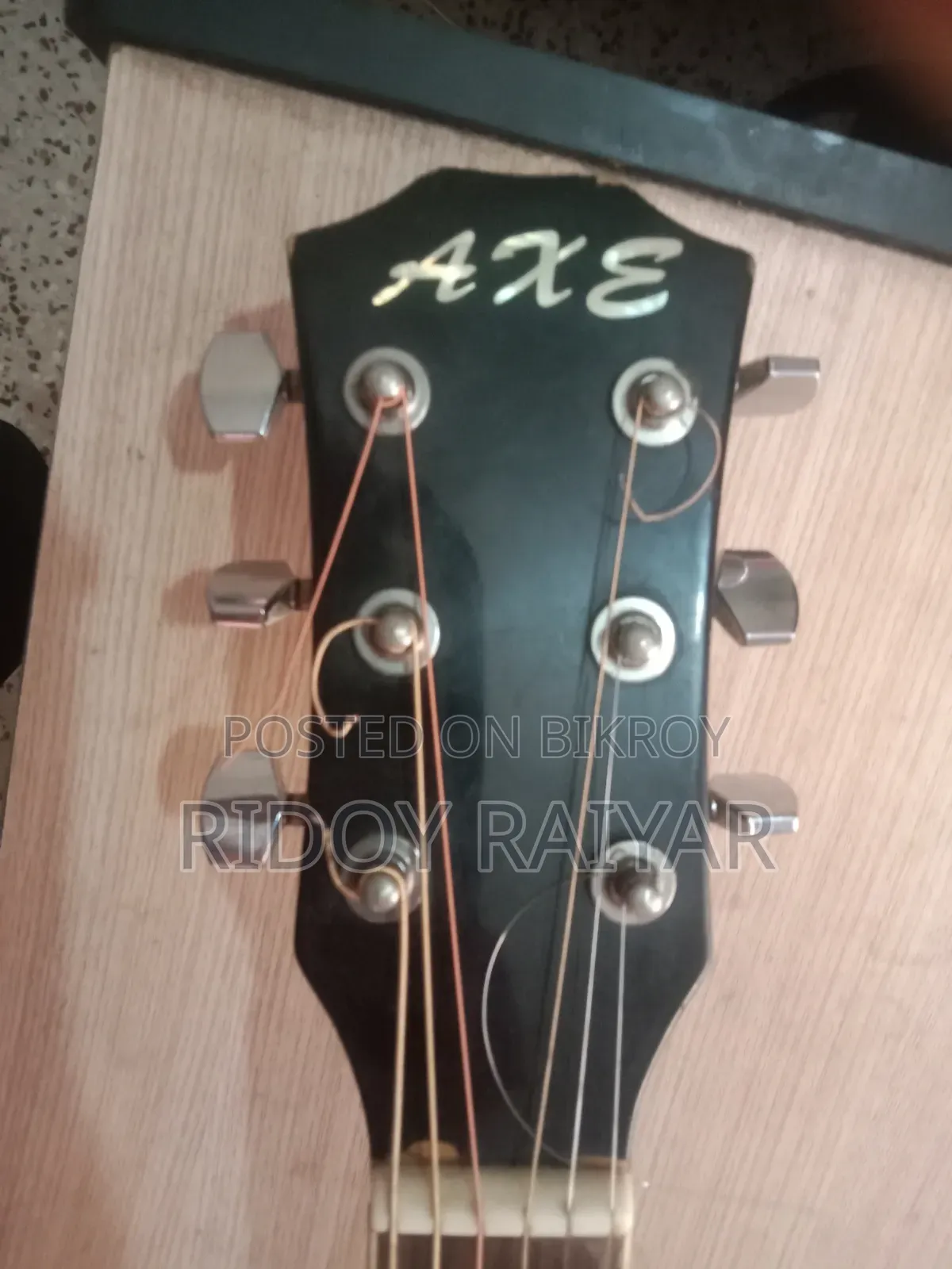 Axe 48c Guitar