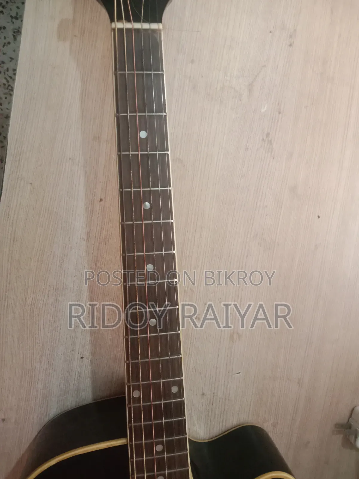 Axe 48c Guitar