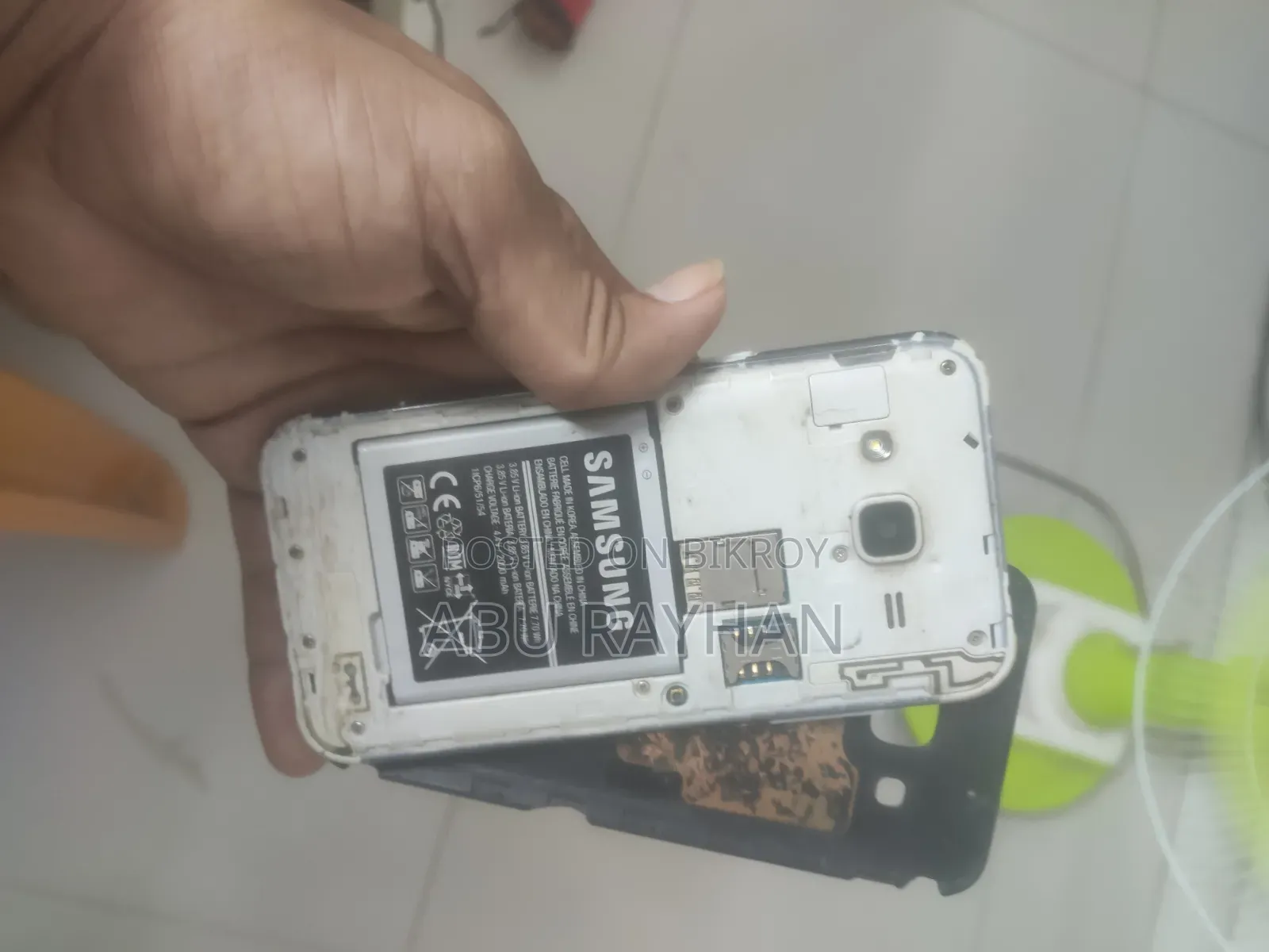 Samsung Galaxy J2 8 GB Black