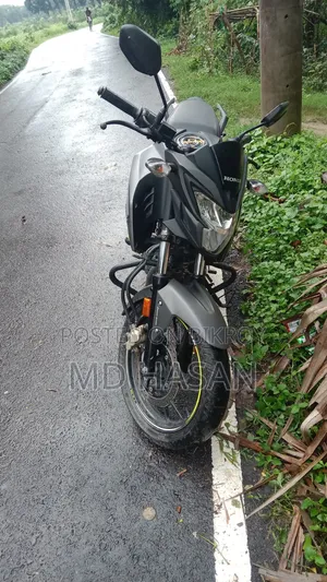 Honda Hornet ২০২২ ইয়েলো