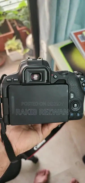 ডিএসএলআর ক্যামেরা