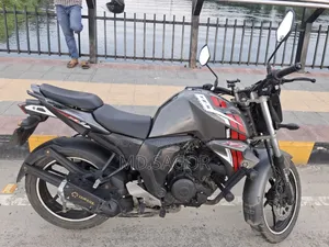 ইয়ামাহা এফজেডএস ভি২ ২০১৭ ধূসর