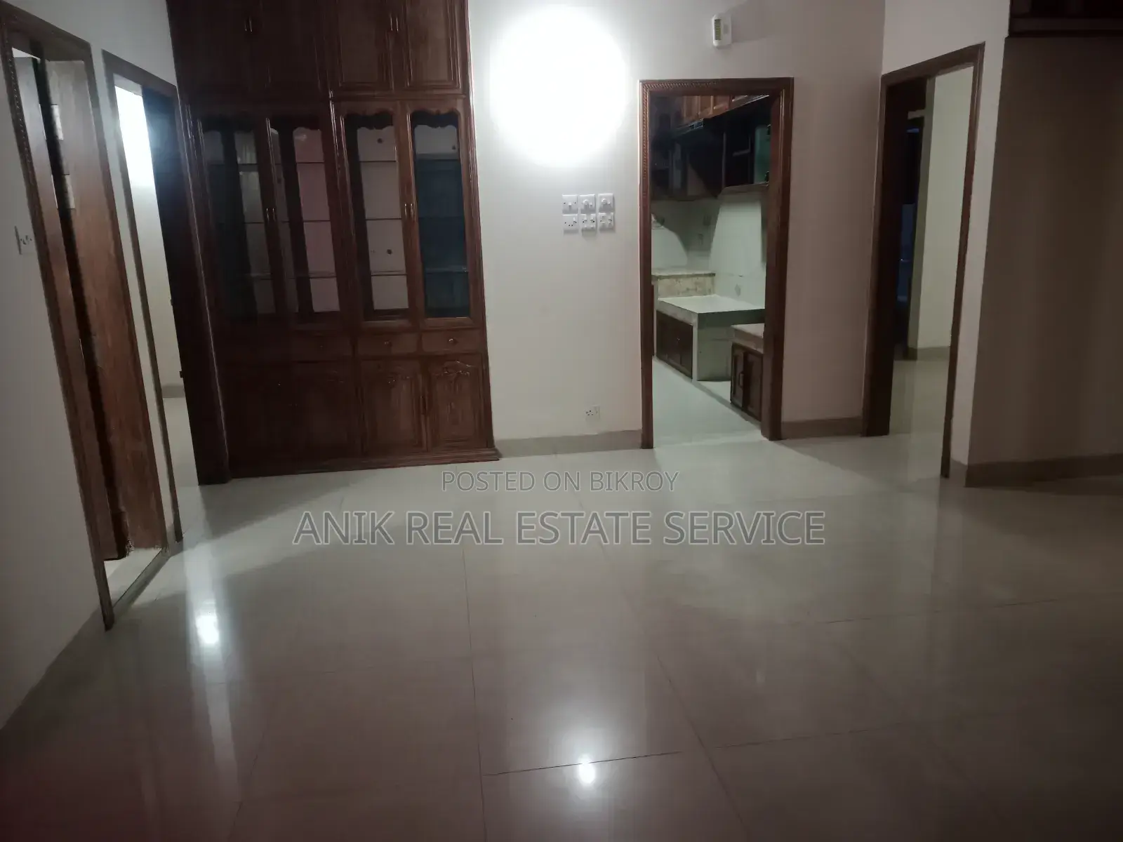 গুলশানের অনিক রিয়েল এস্টেটে ৩ বেডরুমের অ্যাপার্টমেন্ট ভাড়া