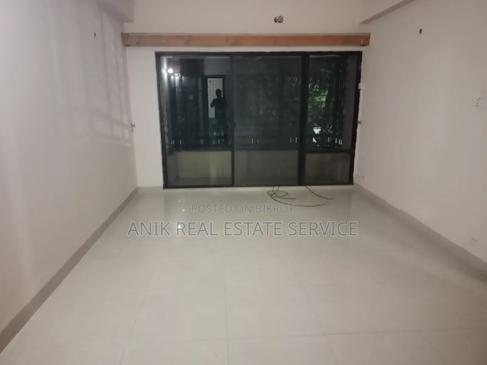 গুলশানের অনিক রিয়েল এস্টেটে ৩ বেডরুমের অ্যাপার্টমেন্ট ভাড়া