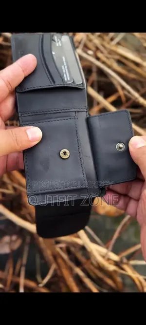 Original Pure Light Leather Wallet for Men, Compact Size.
