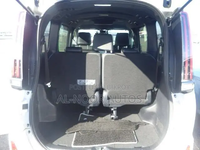 Toyota Noah 2021 Pearl
