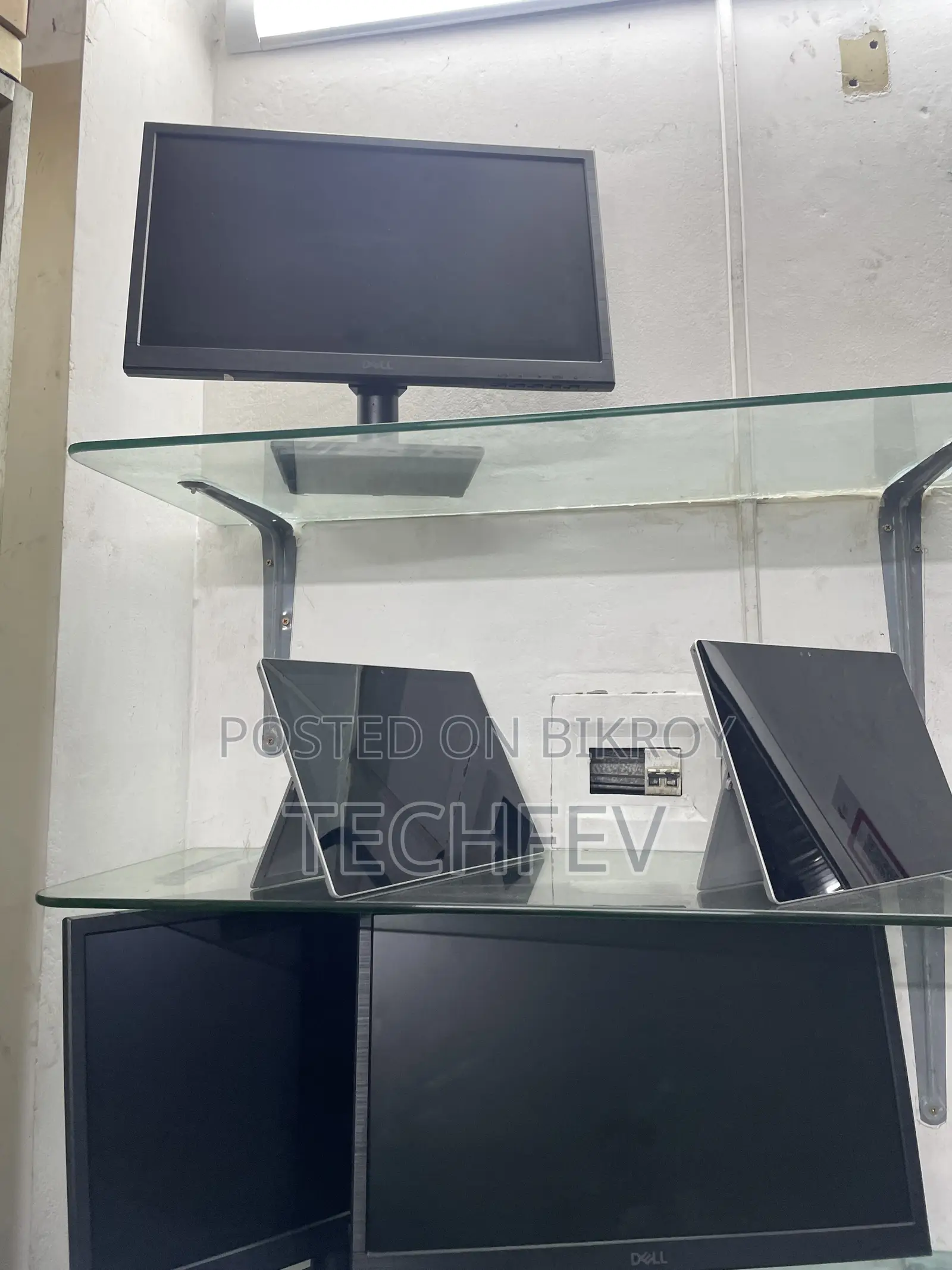 Dell 19 Inchi Monitor HDMI & VGA