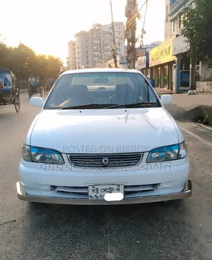 Toyota Corolla 1998 White
