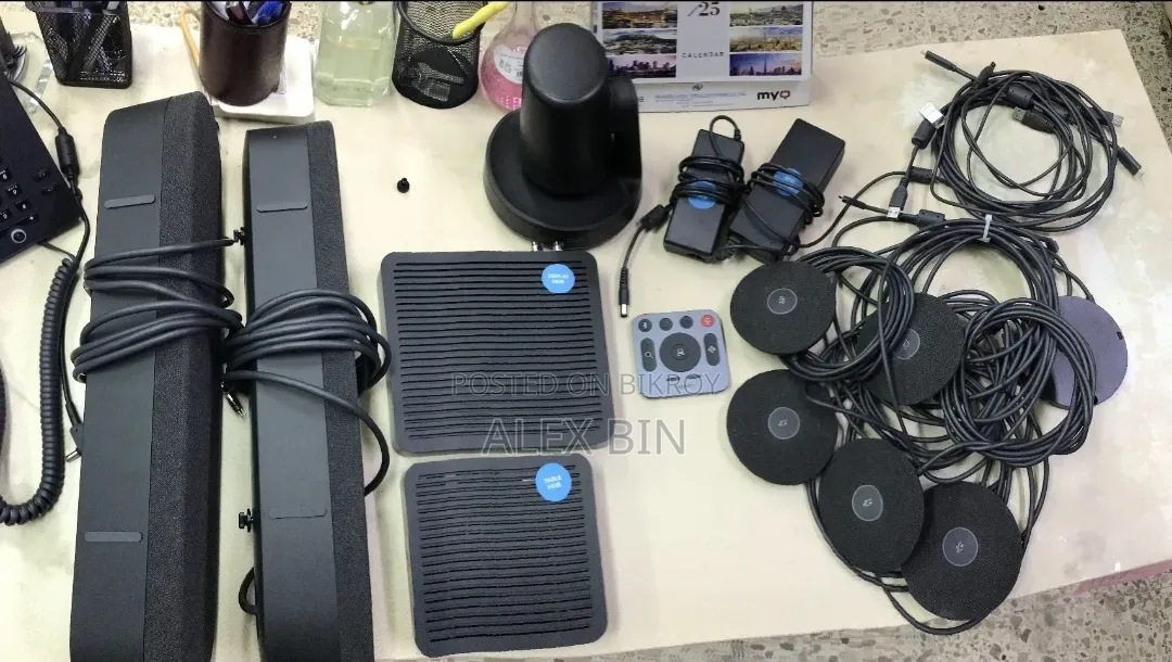 Logitech Rally Plus Video Conferencing Set (11 PCS)