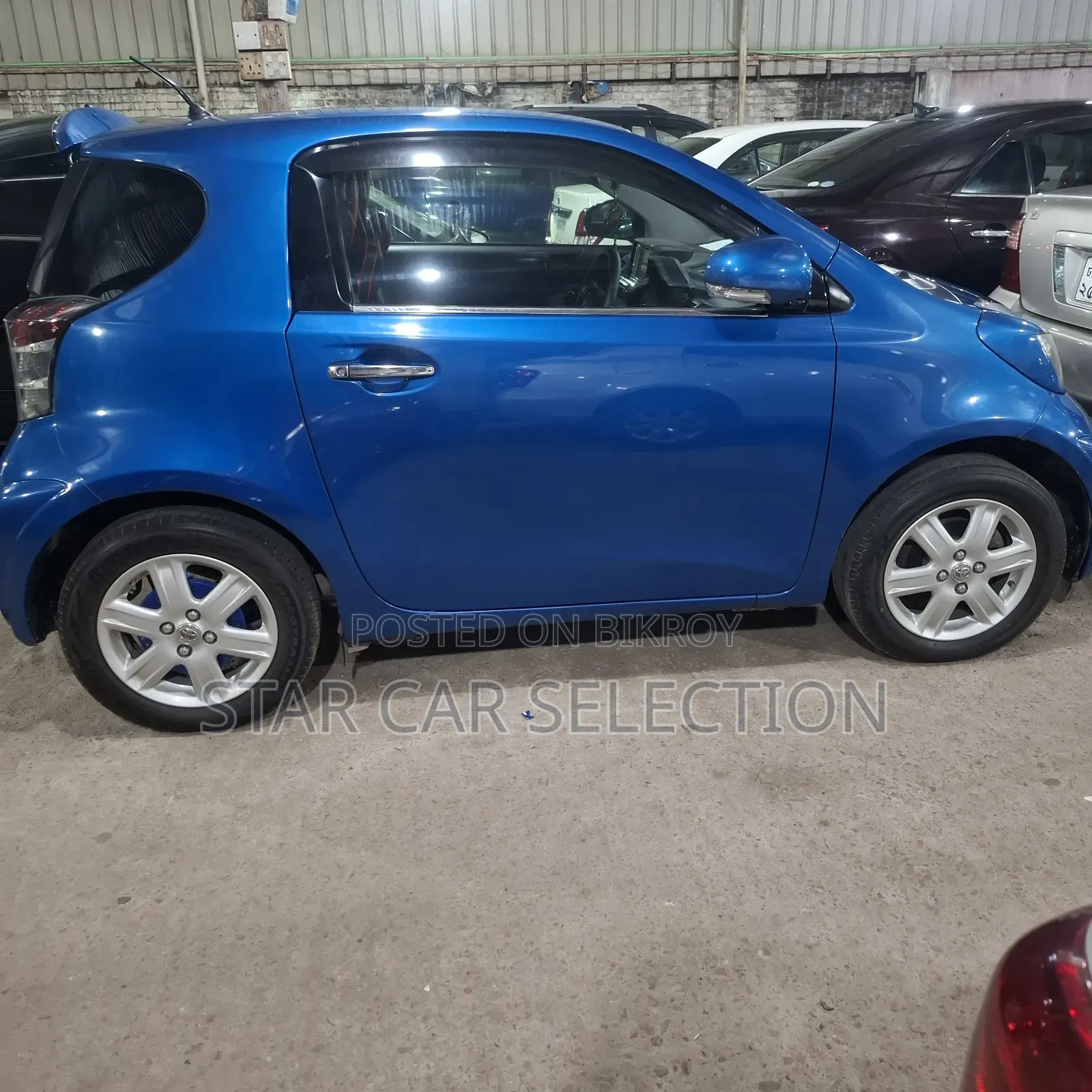 Toyota iQ 2009 Blue