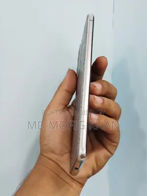 স্যামসাং গ্যালাক্সি এ৮২ ৫জি (গ্যালাক্সি কোয়ান্টাম ২) ১২৮ জিবি হোয়াইট