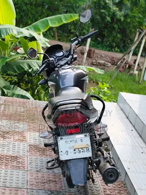 Honda CB 2016 Gray