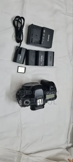 Canon EOS 80D DSLR Camera — Full Set | 4 Battery + 64GB Card