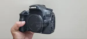 Canon EOS 80D DSLR Camera — Full Set | 4 Battery + 64GB Card
