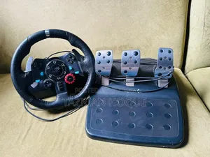 Logitech G29 Driving Force Racing Wheel Pedals