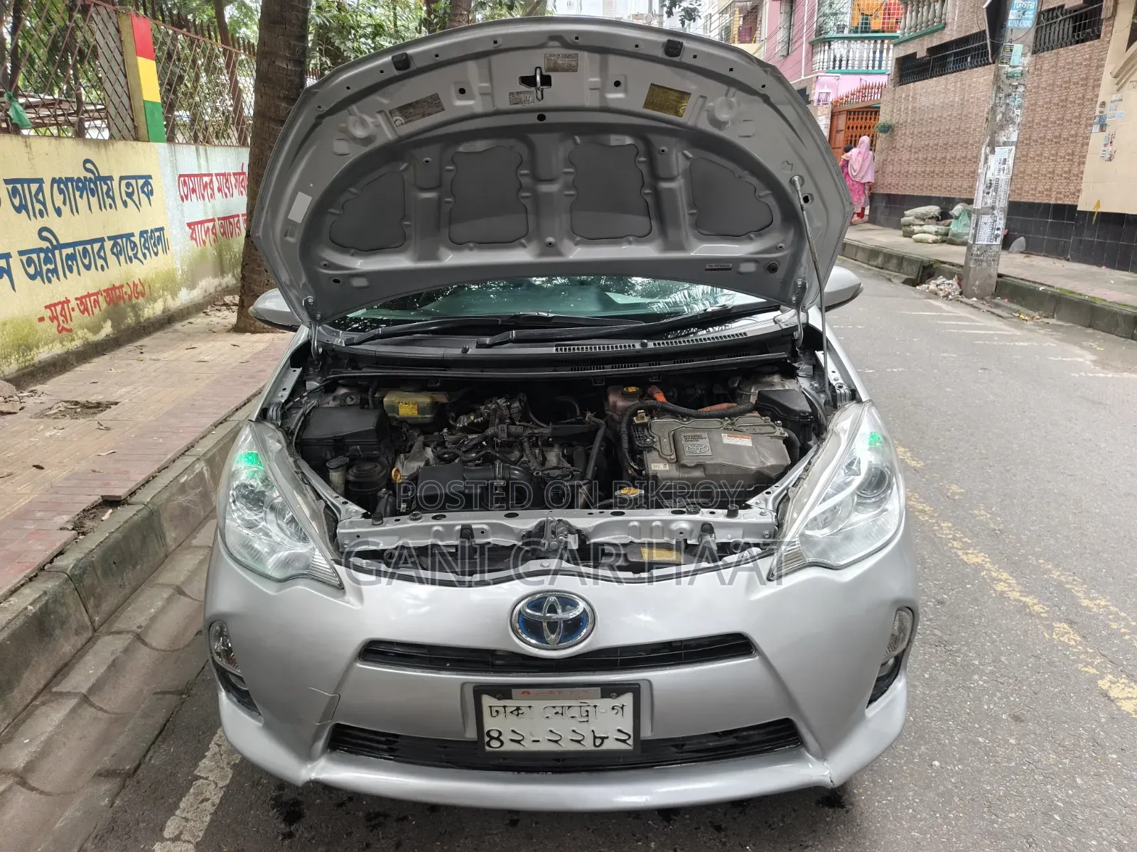টয়োটা অ্যাকোয়া ২০১৩ সিলভার