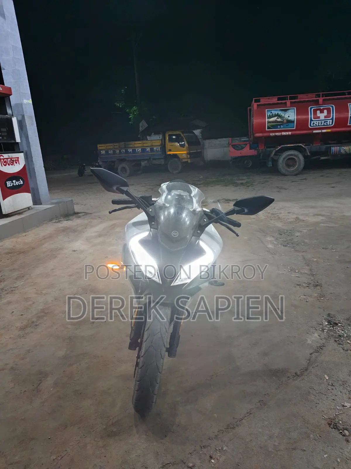 CFMoto 300SR 2025 White