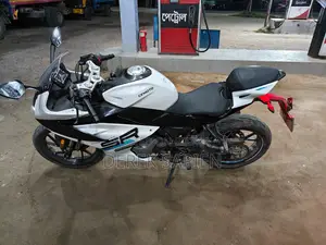 CFMoto 300SR 2025 White