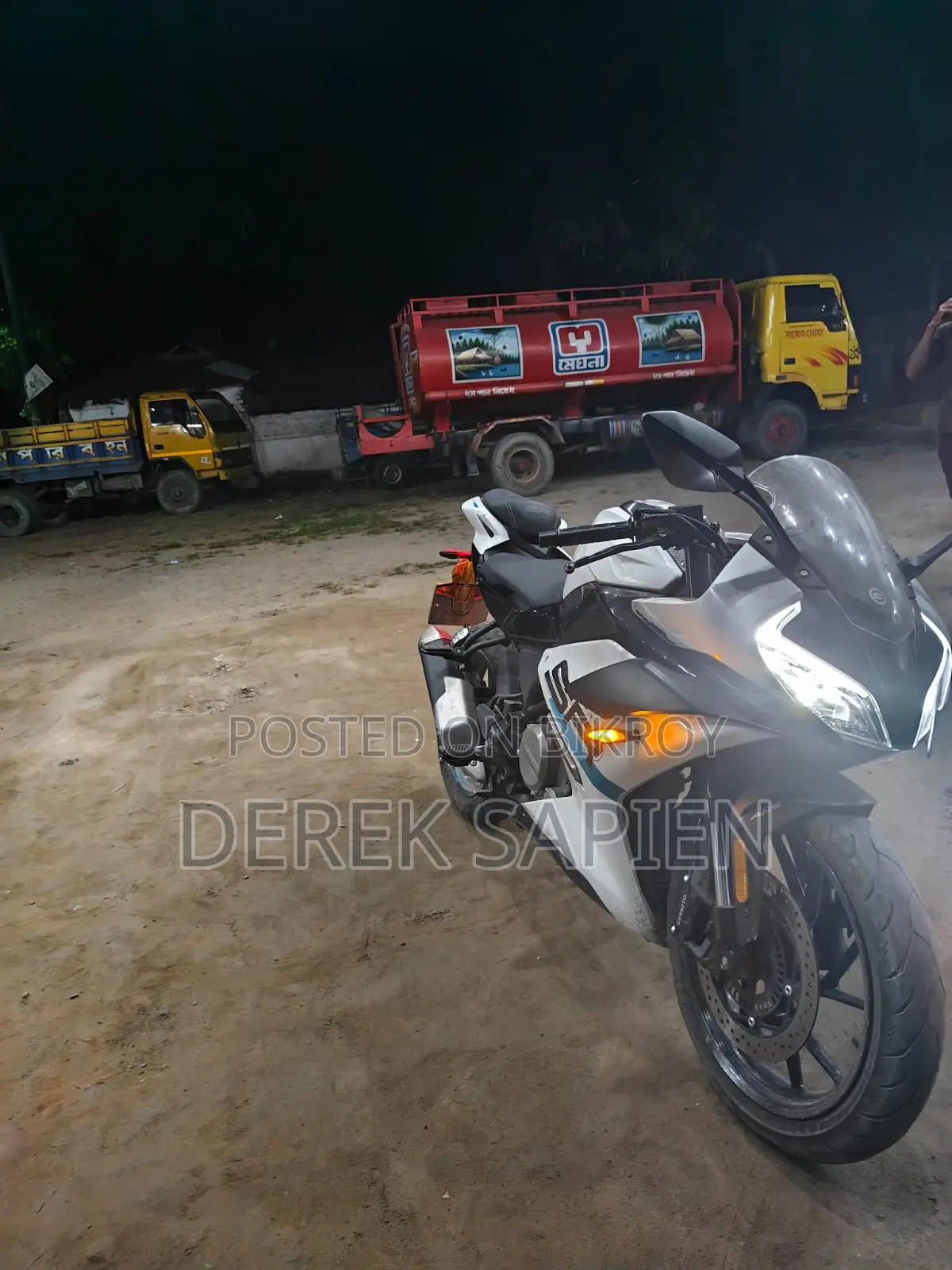 CFMoto 300SR 2025 White
