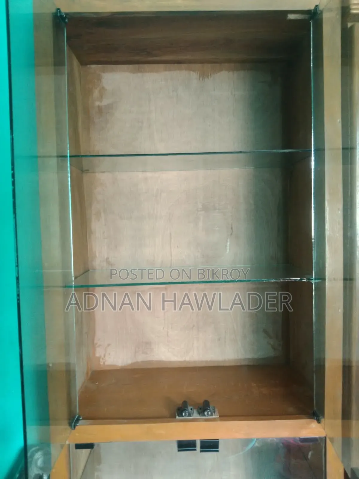 Corner/Book Shelf/Showcase