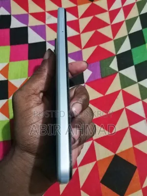 মোটর চলা মোটো জি৮৪ ৫জি ২৫৬ জিবি নীল