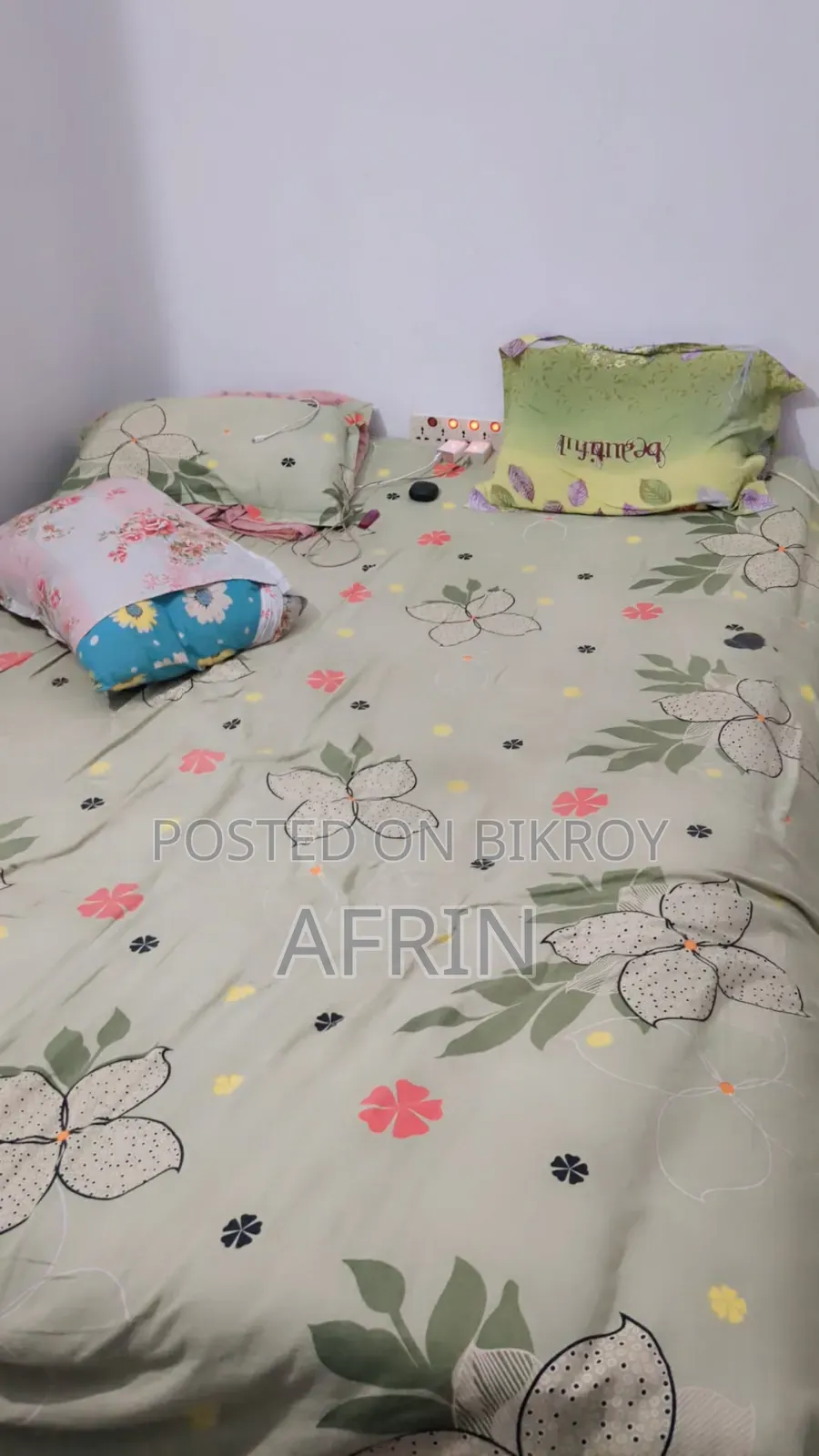 5x7 Feet Jajim, 2 Mattresses