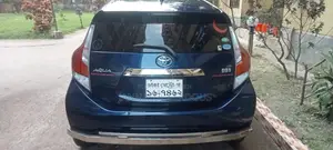 টয়োটা অ্যাকুয়া ২০১৭ ব্লু