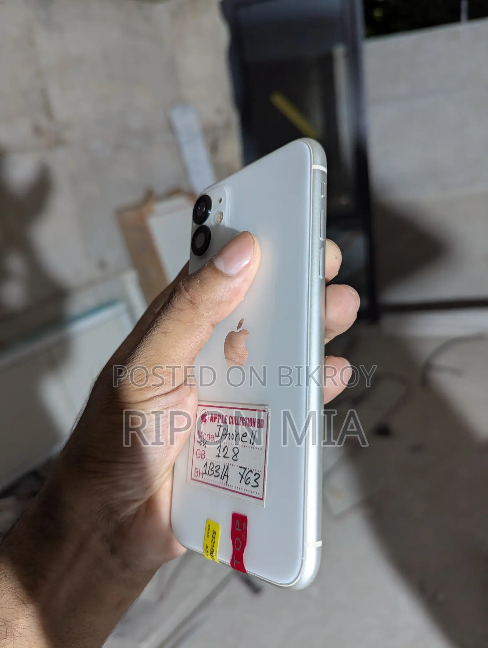 New Apple iPhone 11 128 GB White