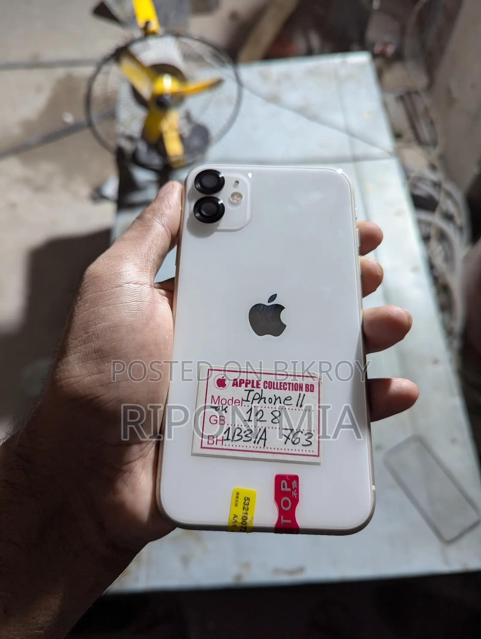 New Apple iPhone 11 128 GB White