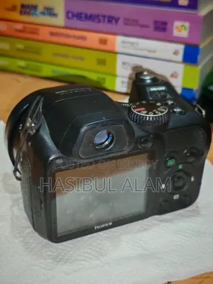 Camera SLR Fujifilm S2100 Hd