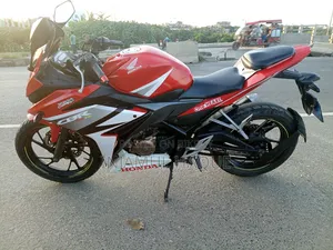 Honda CBR 2018 Red