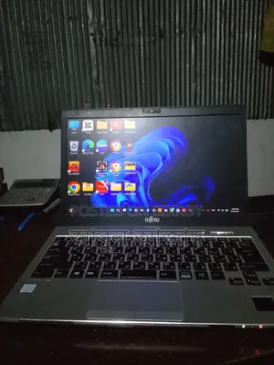 Fujitsu Lifebook S938 8GB Intel Core i7 SSD 250GB Laptop