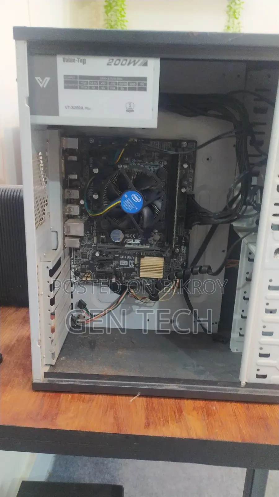 Desktop Computer Asus 8 Gigabytes RAM Intel Core i3 Solid State Drive 128GB