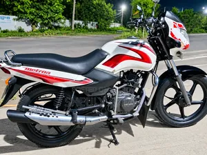 টিভিএস মেট্রো ২০১৮ হোয়াইট